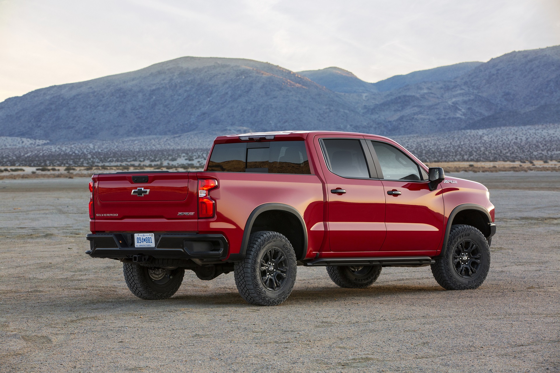 Download 2022 Chevrolet Silverado ZR2 - Rear Three-Quarter HD Wallpaper 1920x1280 #16