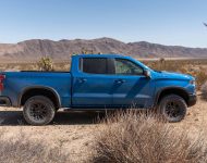 2022 Chevrolet Silverado ZR2 - Side Wallpaper 190x150