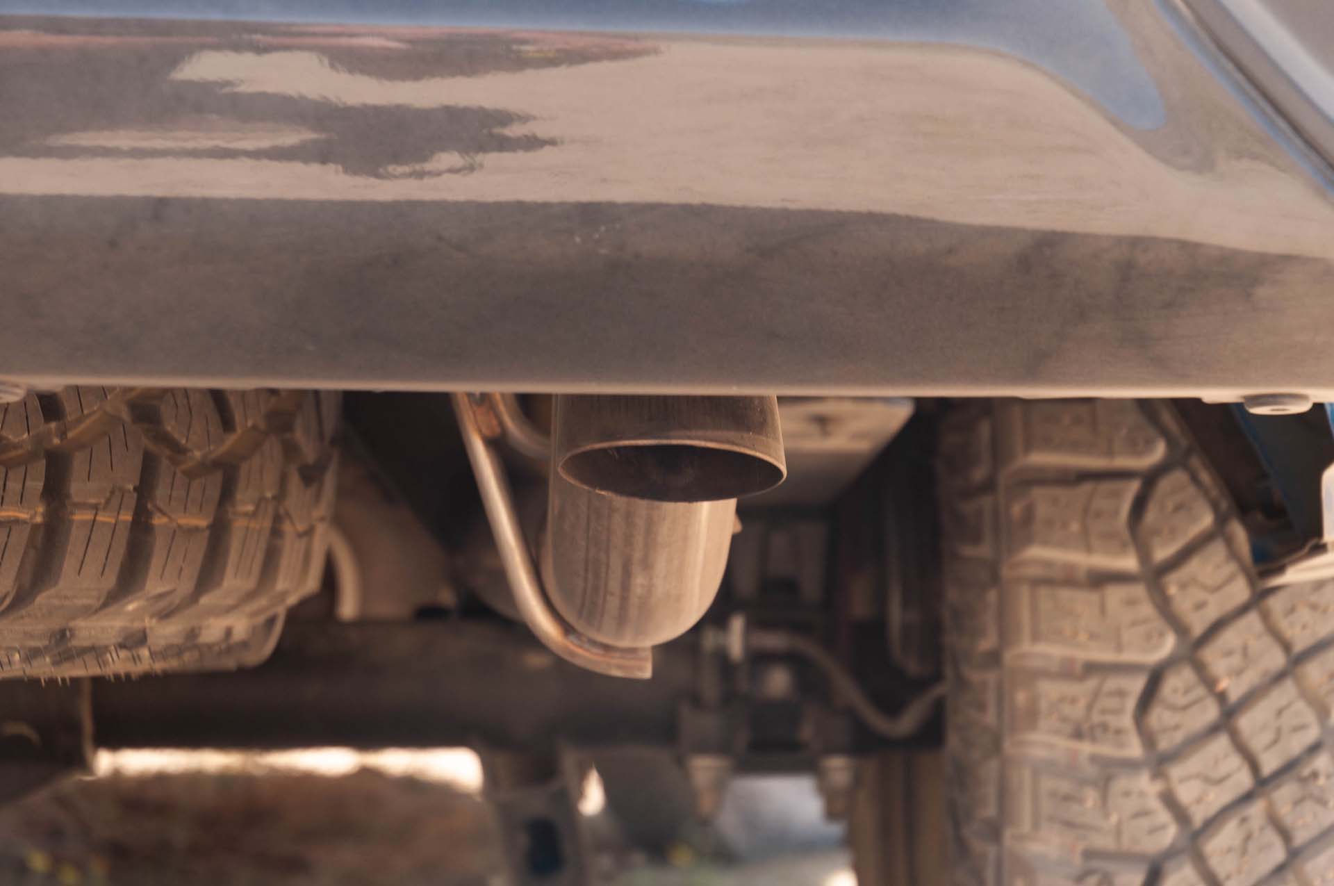 Download 2022 Chevrolet Silverado ZR2 - Tailpipe HD Wallpaper 1920x1275 #75