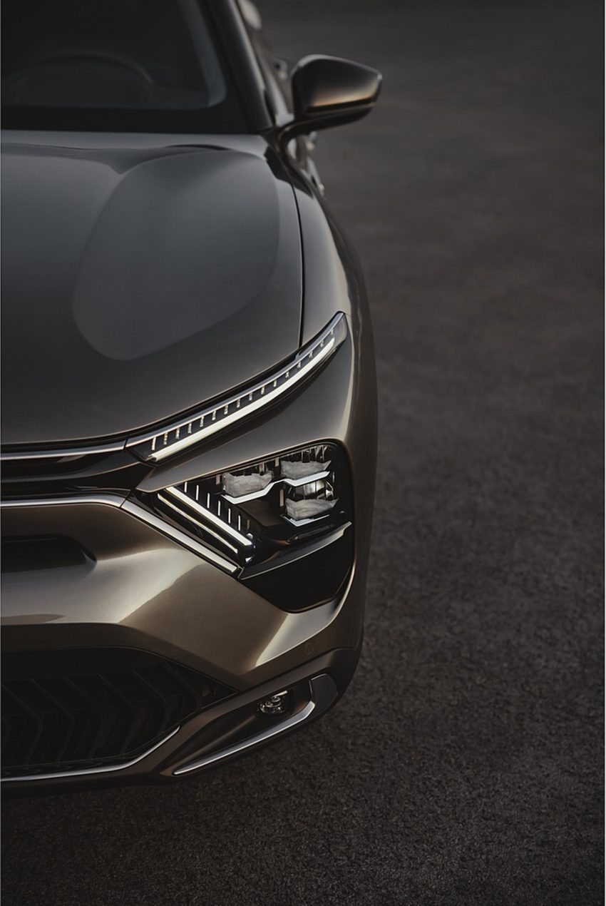 2022 Citroën C5 X - Headlight Phone Wallpaper 850x1270 #14