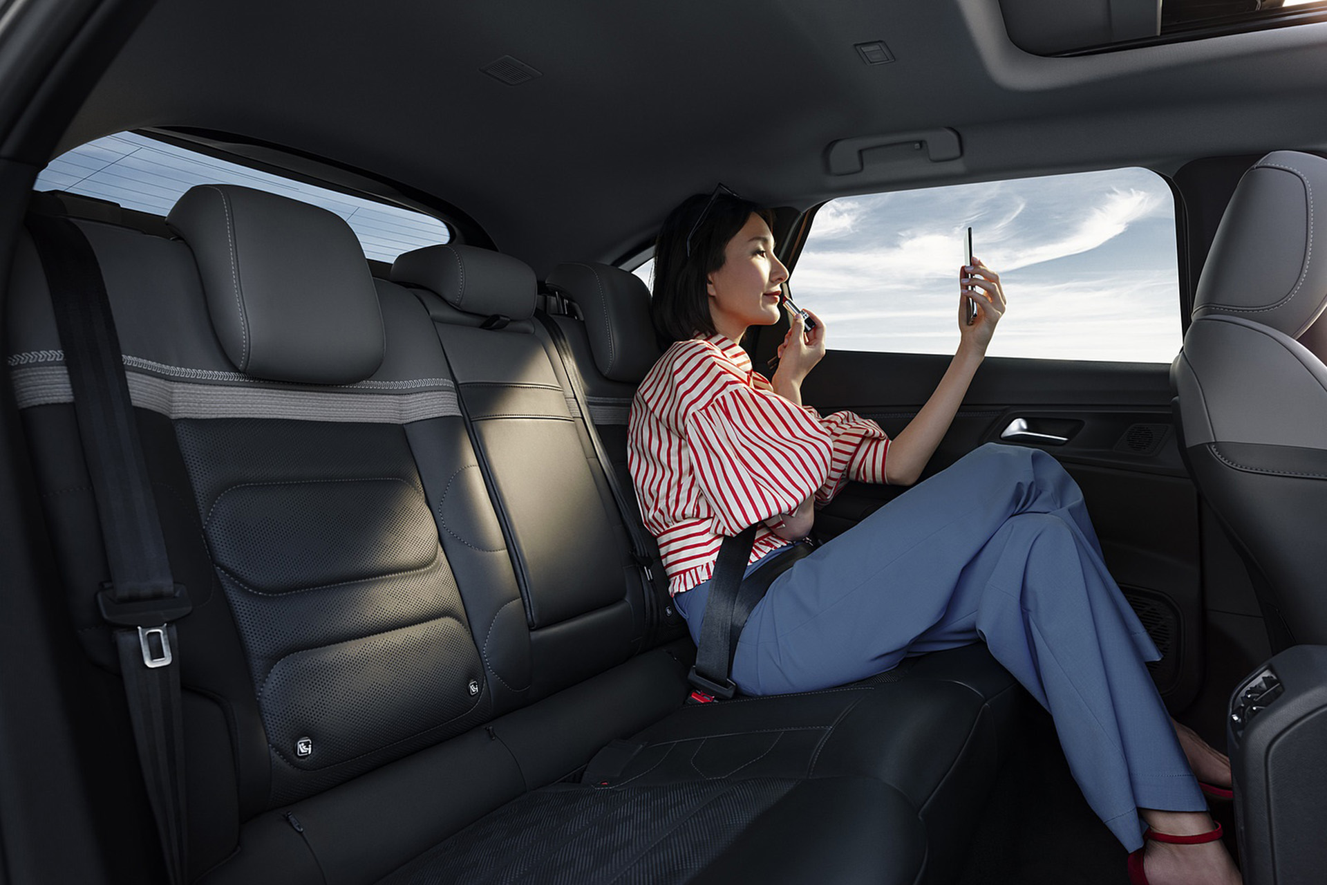 Download 2022 Citroën C5 X - Interior, Rear Seats HD Wallpaper 1920x1280 #20