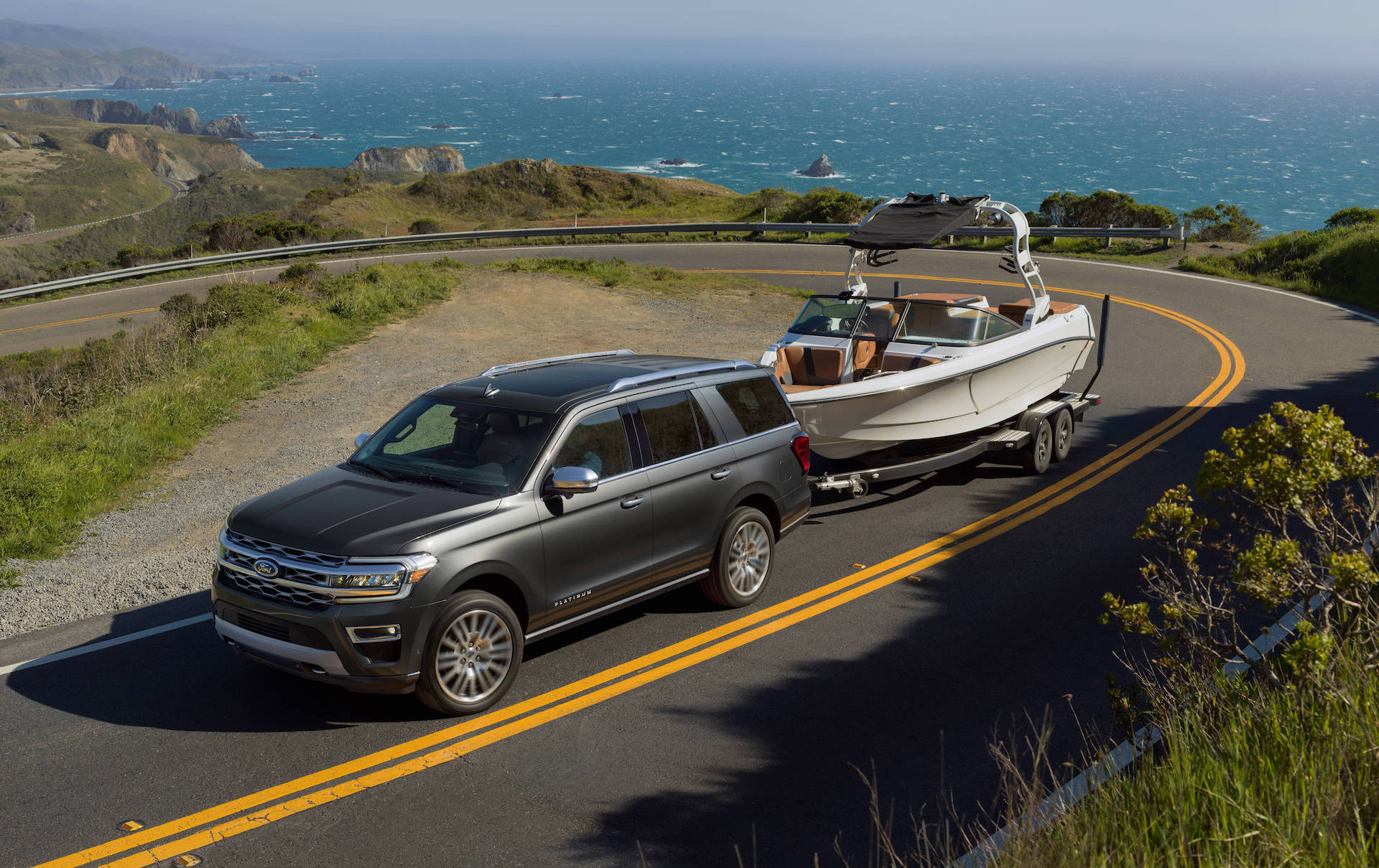 Download 2022 Ford Expedition Platinum - Front Three-Quarter HD Wallpaper 1920x1209 #3