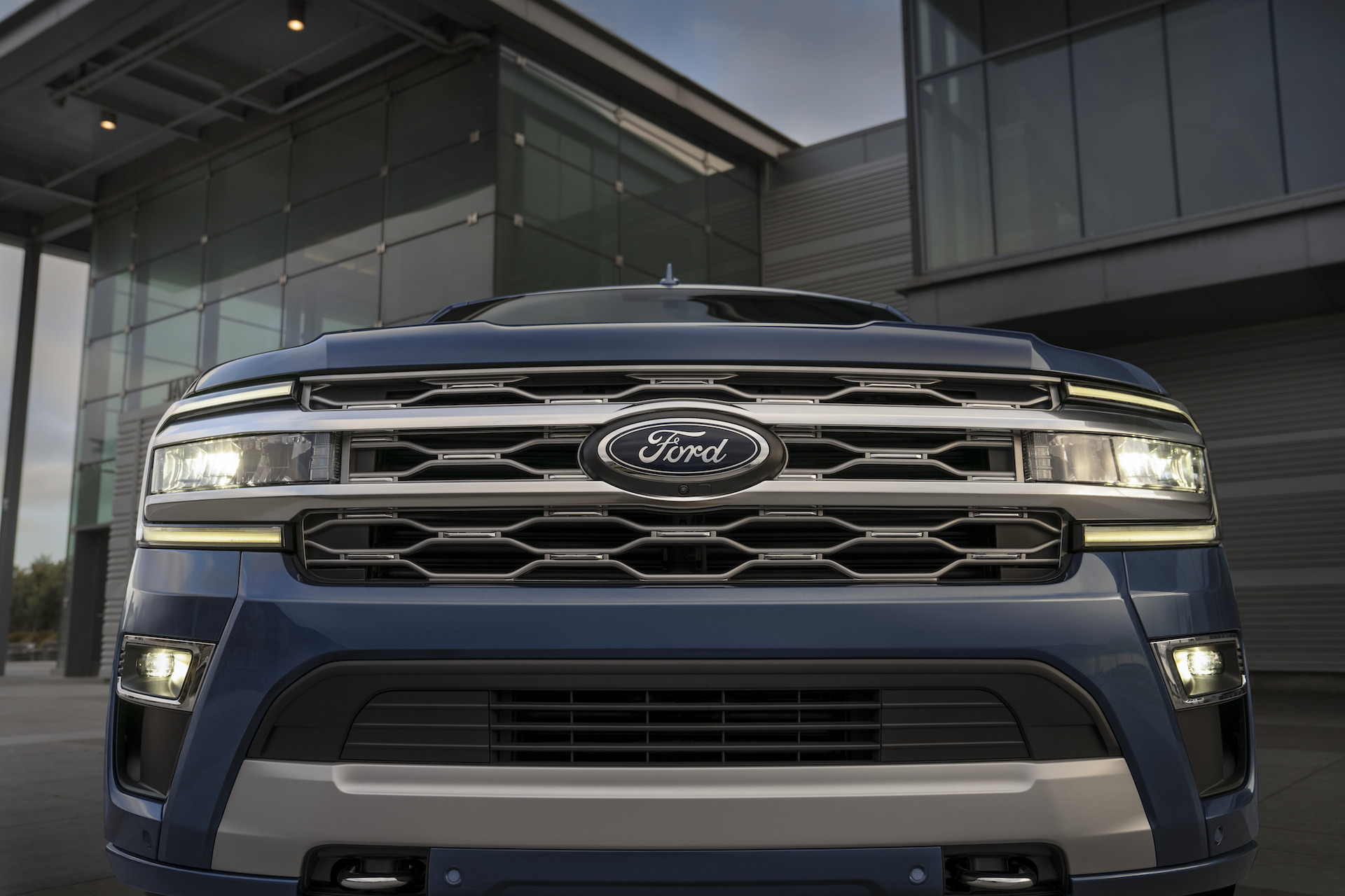 Download 2022 Ford Expedition Platinum - Front HD Wallpaper 1920x1280 #11