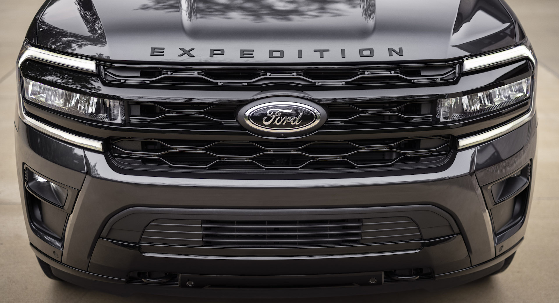 Download 2022 Ford Expedition Stealth Edition Performance Package - Front HD Wallpaper 1920x1041 #10
