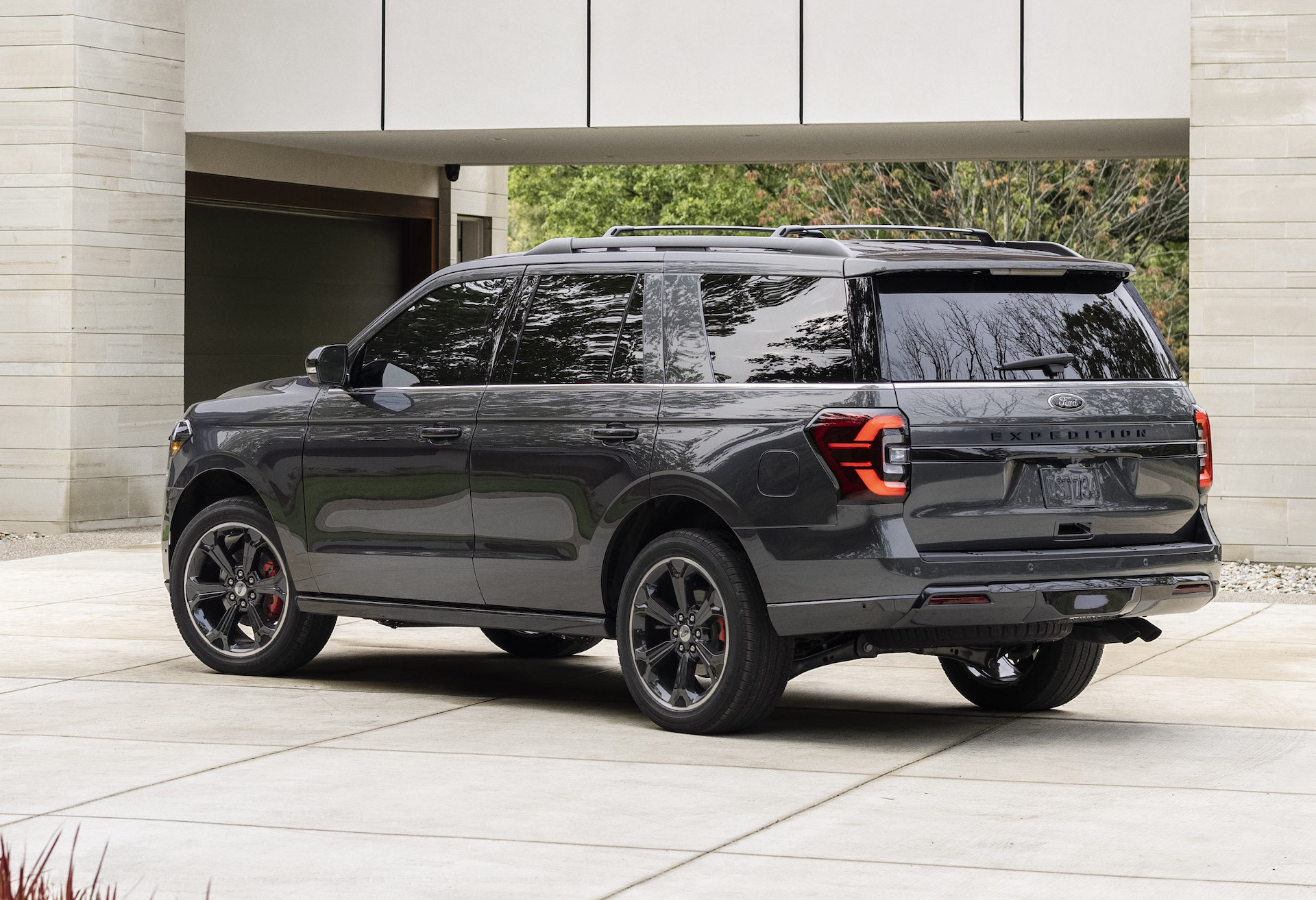 Download 2022 Ford Expedition Stealth Edition Performance Package - Rear Three-Quarter HD Wallpaper 1920x1313 #5