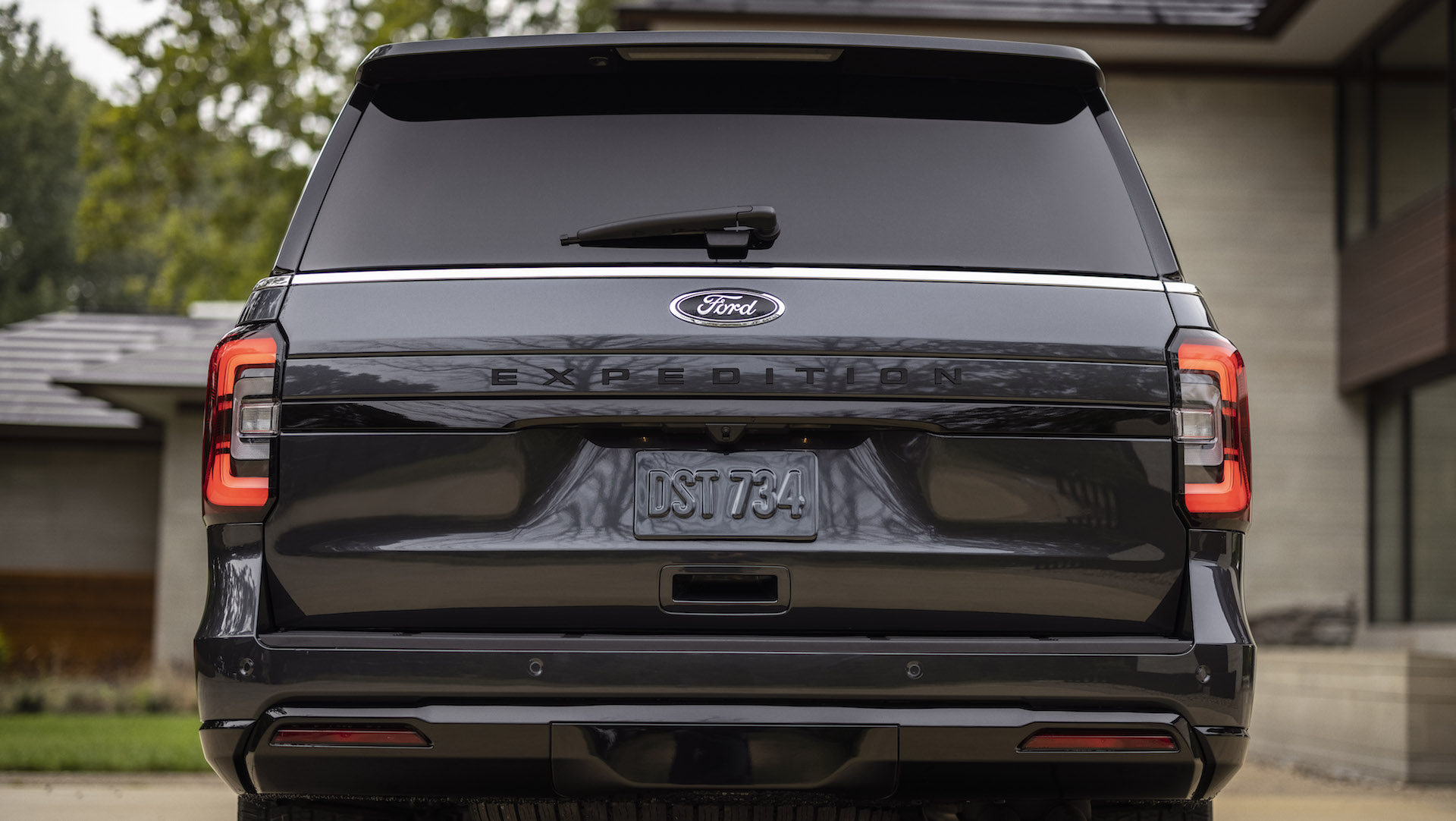 Download 2022 Ford Expedition Stealth Edition Performance Package - Rear HD Wallpaper 1920x1082 #9