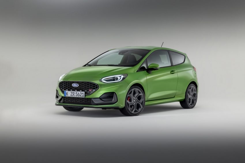 2022 Ford Fiesta ST - Front Three-Quarter Wallpaper 850x567 #7