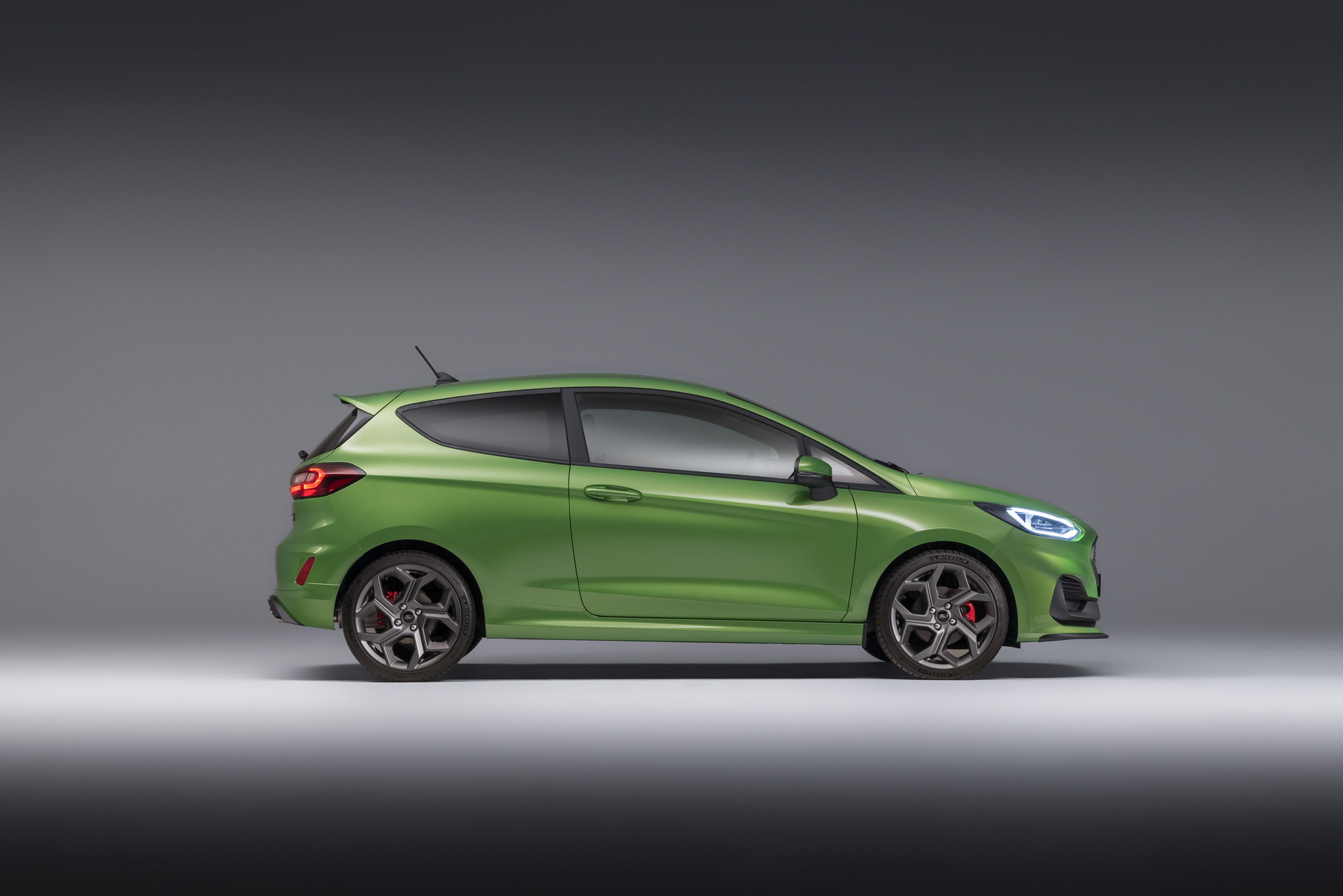 Download 2022 Ford Fiesta ST - Side HD Wallpaper 1920x1281 #9