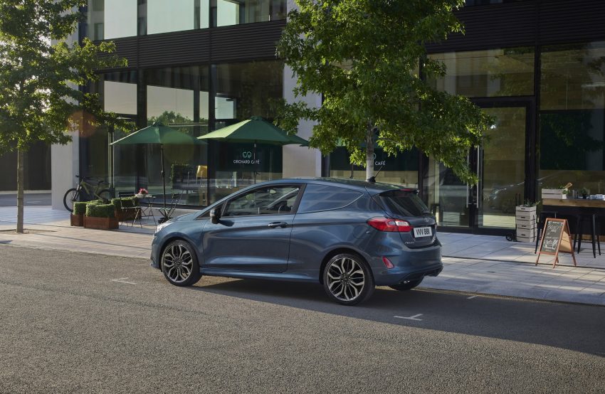 2022 Ford Fiesta Van - Rear Three-Quarter Wallpaper 850x554 #3