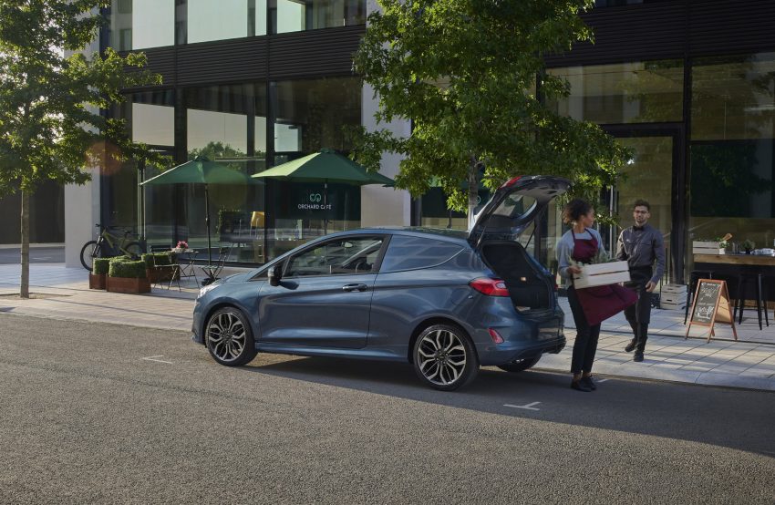 2022 Ford Fiesta Van - Rear Three-Quarter Wallpaper 850x554 #5