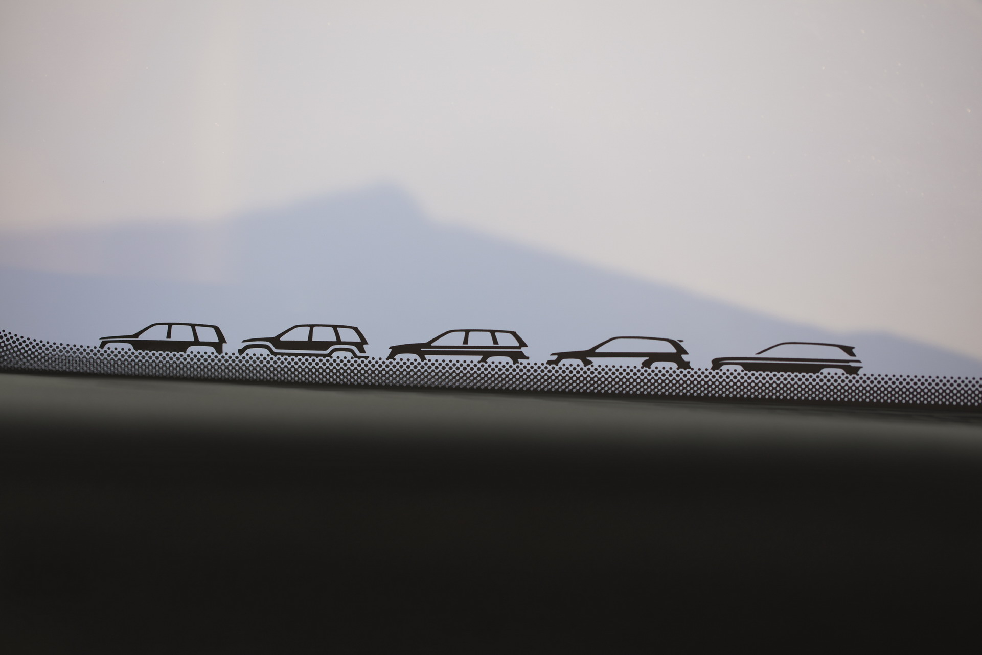 Download 2022 Jeep Grand Cherokee Summit 4xe - Detail HD Wallpaper 1921x1281 #66