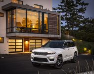 2022 Jeep Grand Cherokee Summit 4xe - Front Three-Quarter Wallpaper 190x150