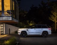 2022 Jeep Grand Cherokee Summit 4xe - Side Wallpaper 190x150