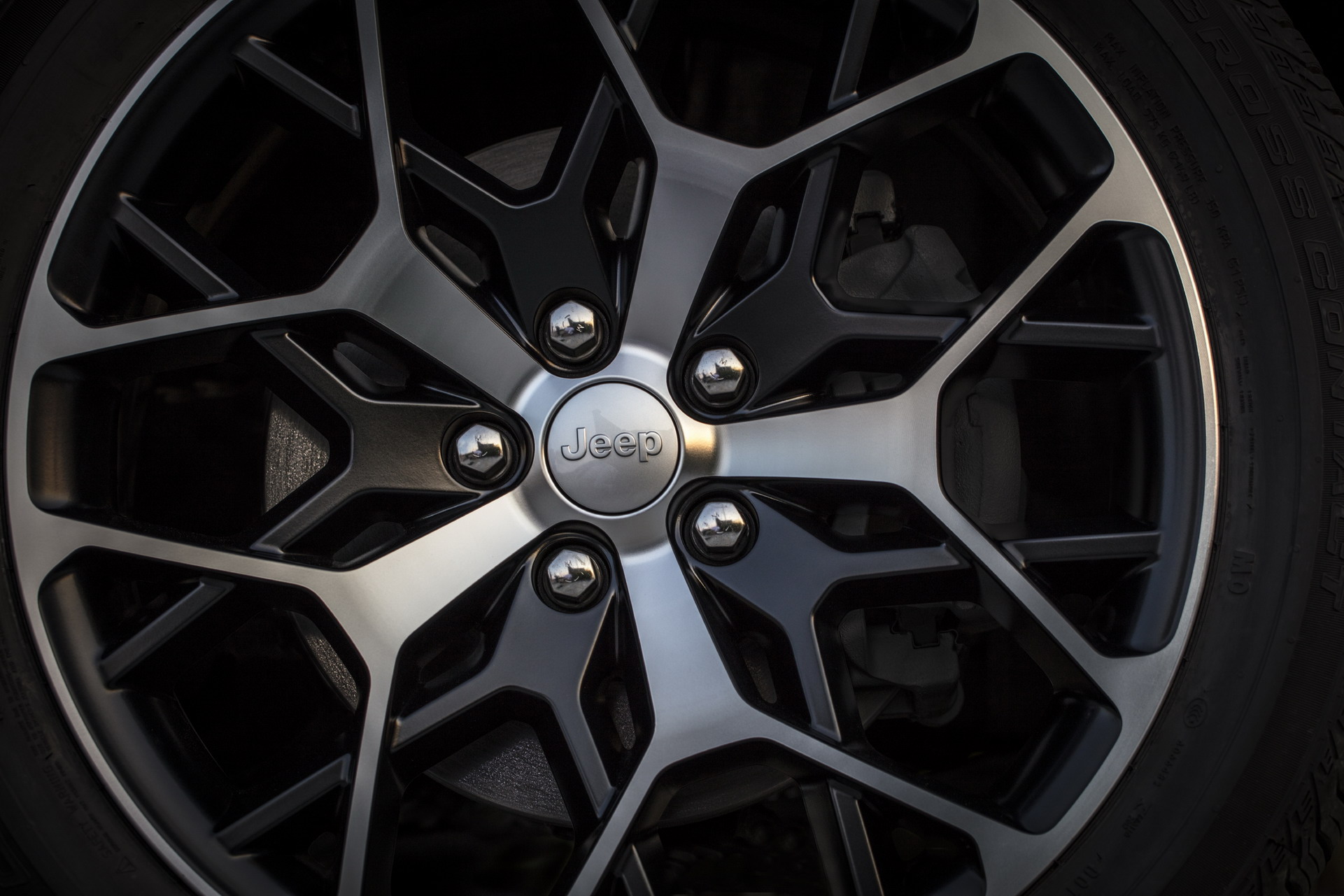 Download 2022 Jeep Grand Cherokee Summit 4xe - Wheel HD Wallpaper 1921x1281 #62