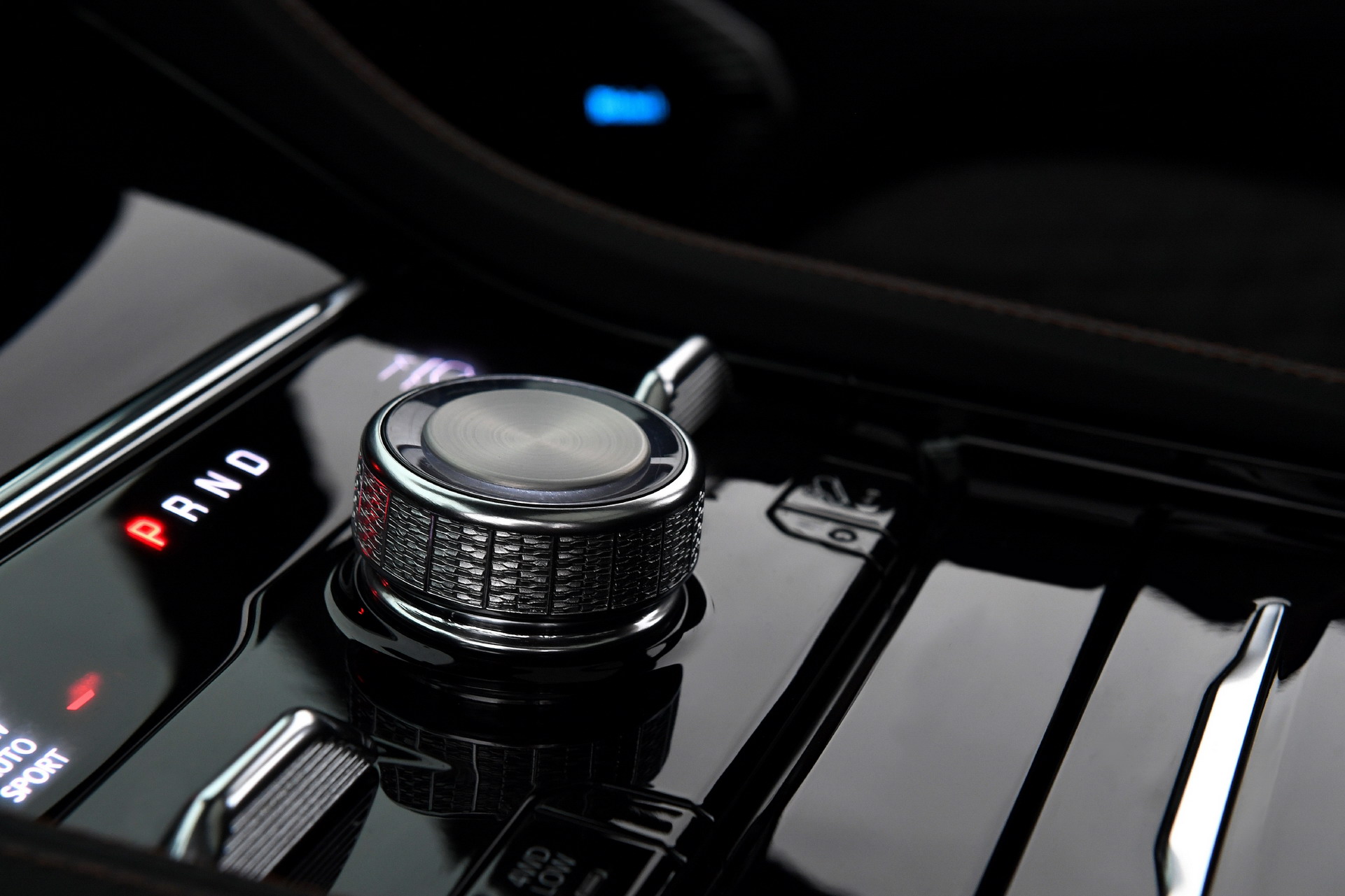 Download 2022 Jeep Grand Cherokee Summit Reserve - Central Console HD Wallpaper 1921x1281 #20