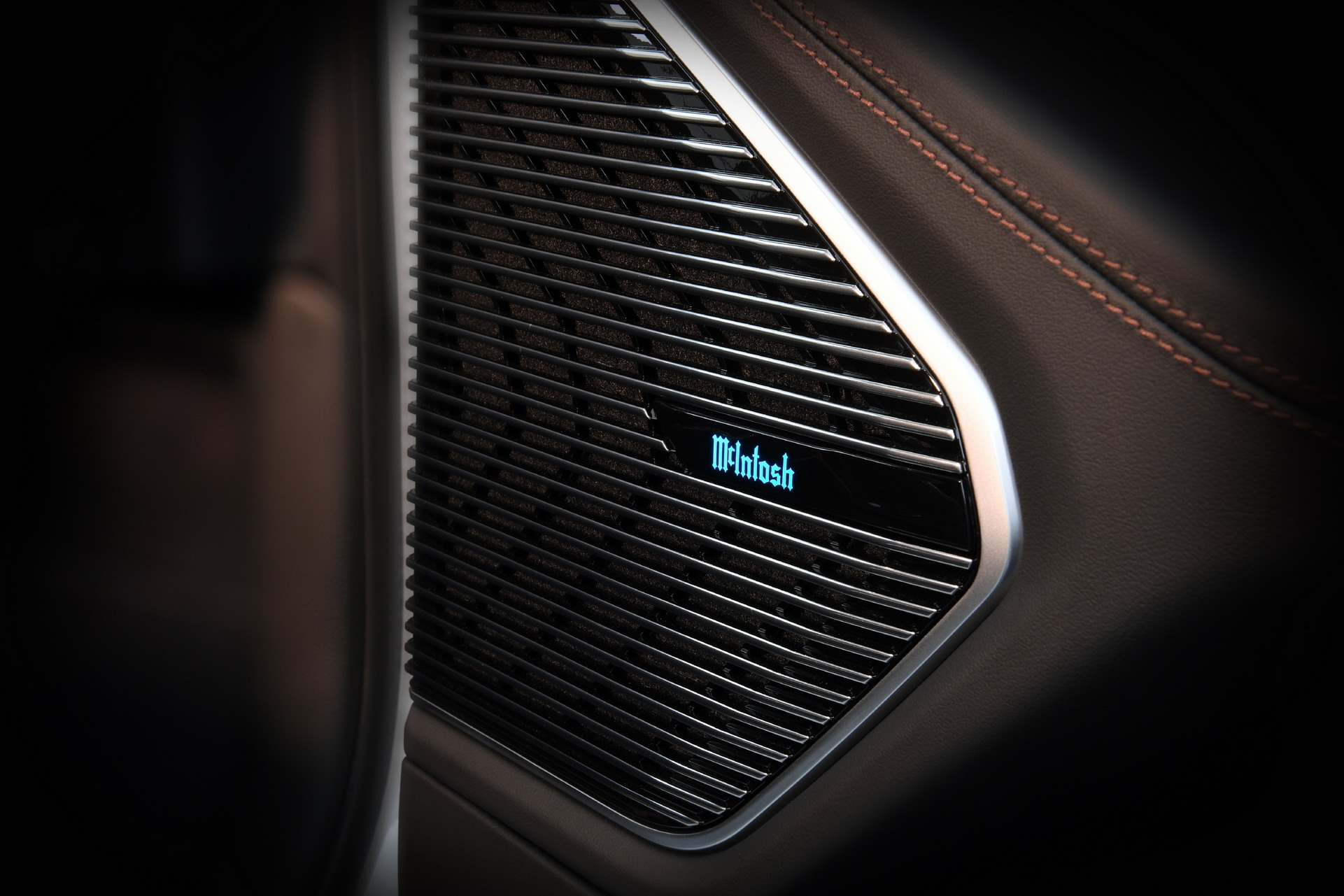 Download 2022 Jeep Grand Cherokee Summit Reserve - Interior, Detail HD Wallpaper 1921x1281 #30