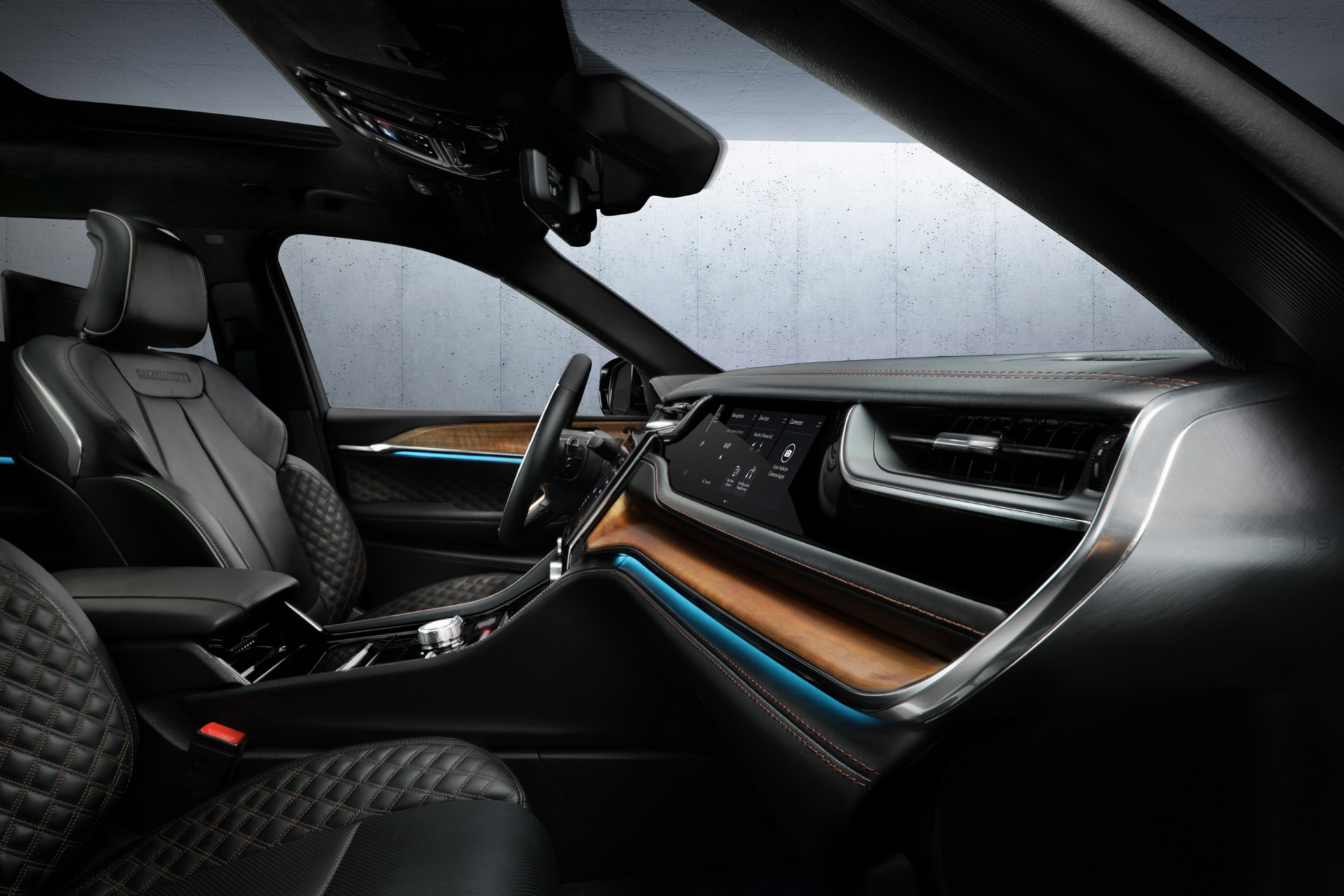 Download 2022 Jeep Grand Cherokee Summit Reserve - Interior HD Wallpaper 1921x1281 #21
