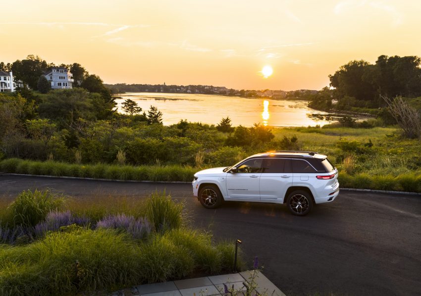 2022 Jeep Grand Cherokee Summit Reserve - Side Wallpaper 850x598 #6