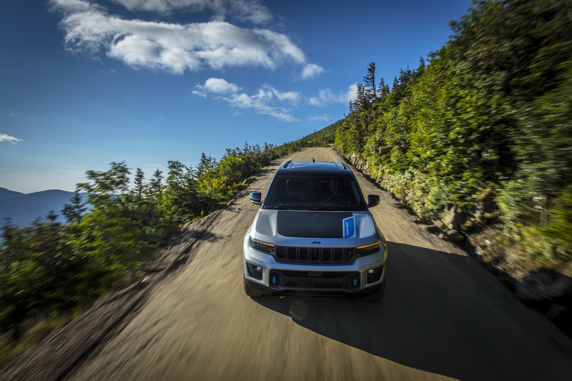 Download 2022 Jeep Grand Cherokee Trailhawk 4xe - Front HD Wallpaper 1921x1281 #8