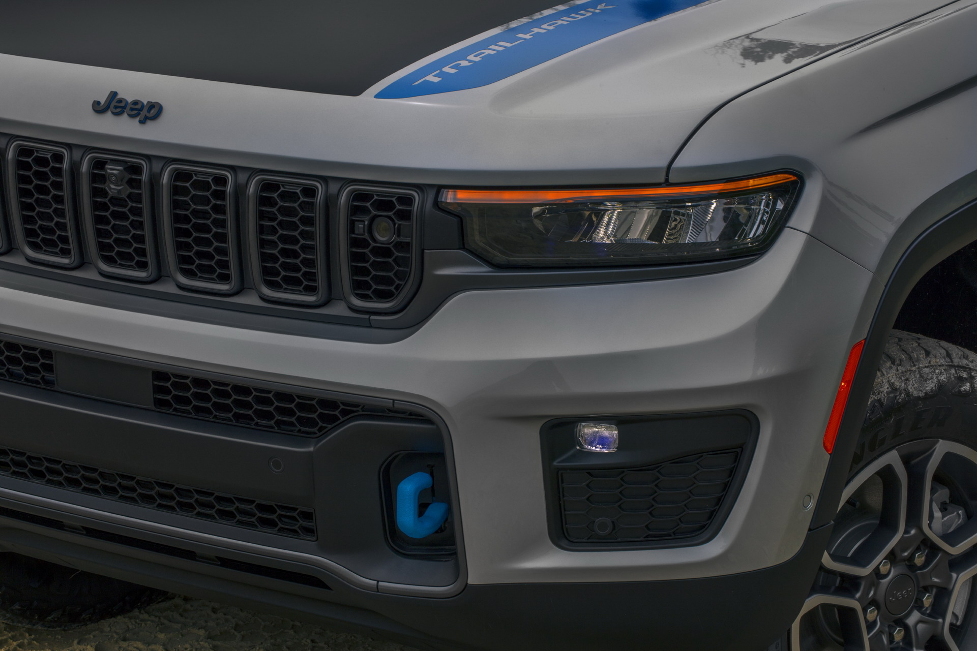 Download 2022 Jeep Grand Cherokee Trailhawk 4xe - Headlight HD Wallpaper 1921x1281 #37