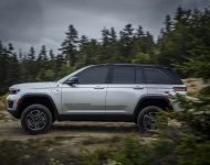 2022 Jeep Grand Cherokee Trailhawk 4xe - Side Wallpaper 190x150