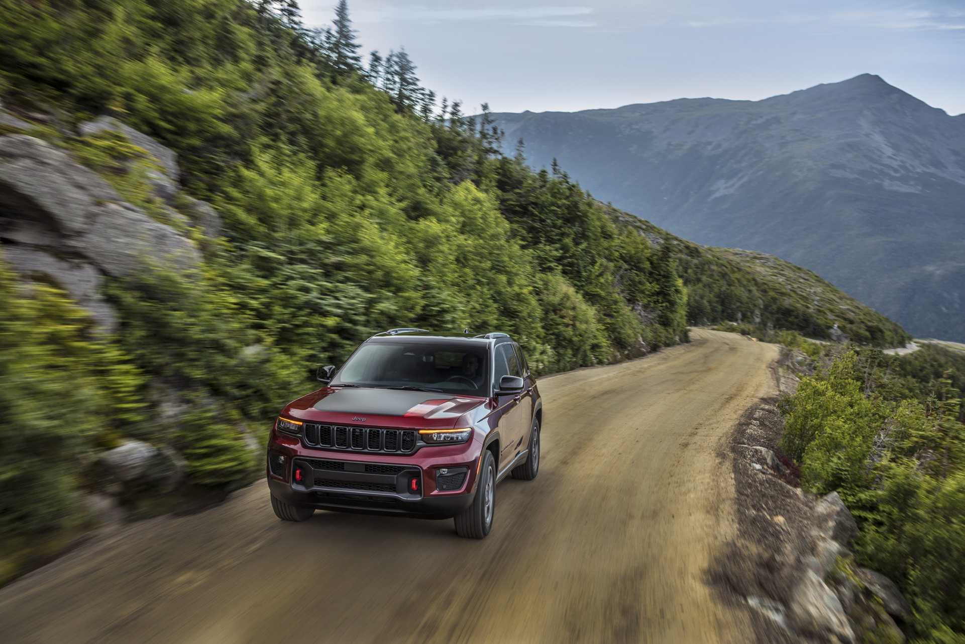 Download 2022 Jeep Grand Cherokee Trailhawk - Front HD Wallpaper 1921x1281 #6