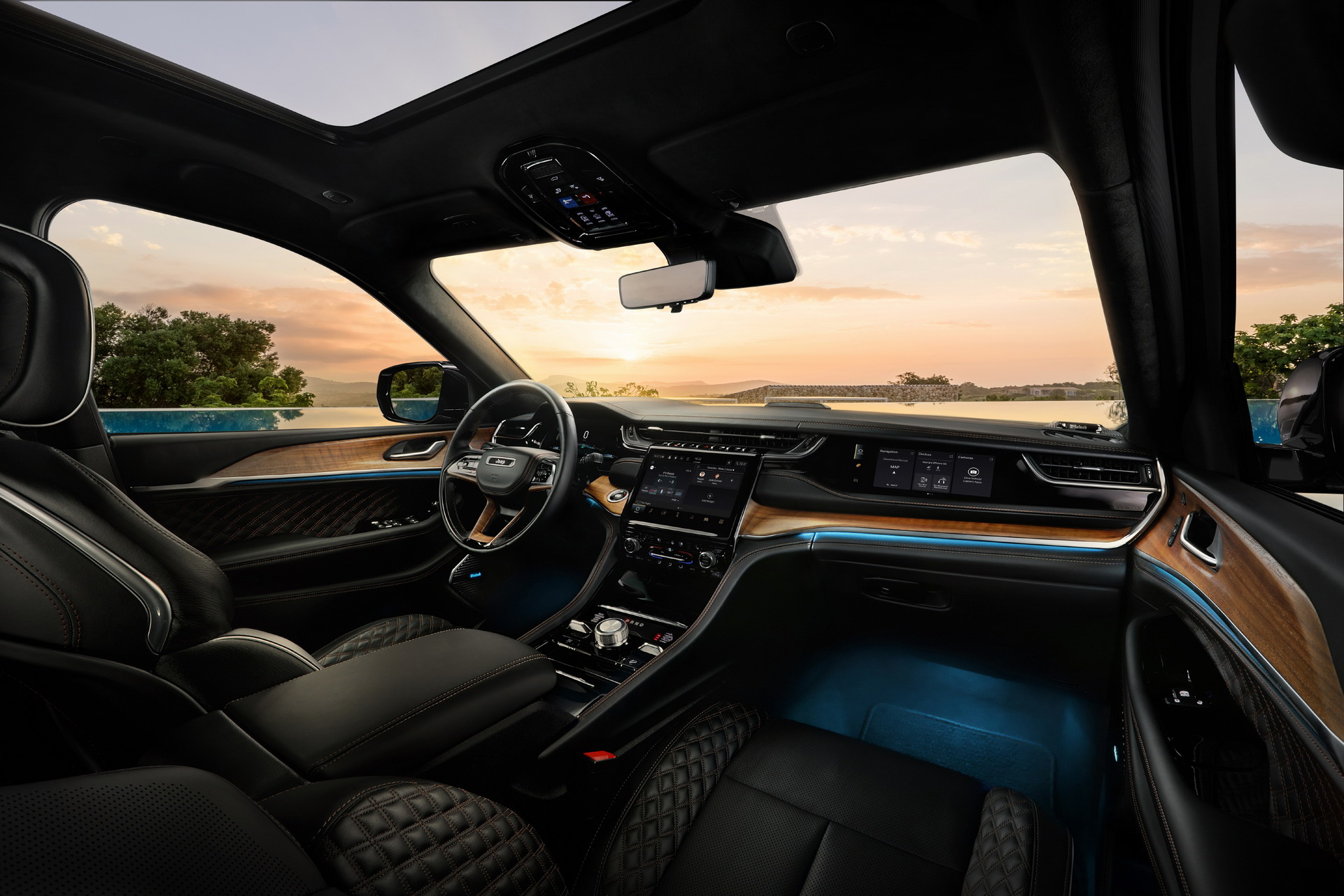 Download 2022 Jeep Grand Cherokee Trailhawk - Interior HD Wallpaper 1921x1281 #43