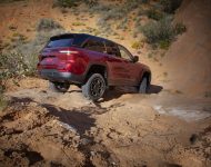 2022 Jeep Grand Cherokee Trailhawk - Off-Road Wallpaper 190x150
