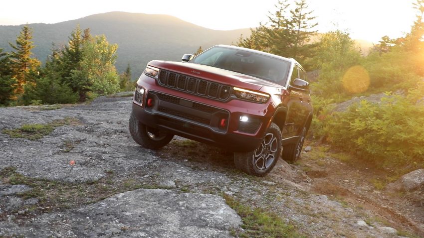 2022 Jeep Grand Cherokee Trailhawk - Off-Road Wallpaper 850x478 #24