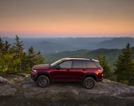 2022 Jeep Grand Cherokee Trailhawk - Off-Road Wallpaper 190x150