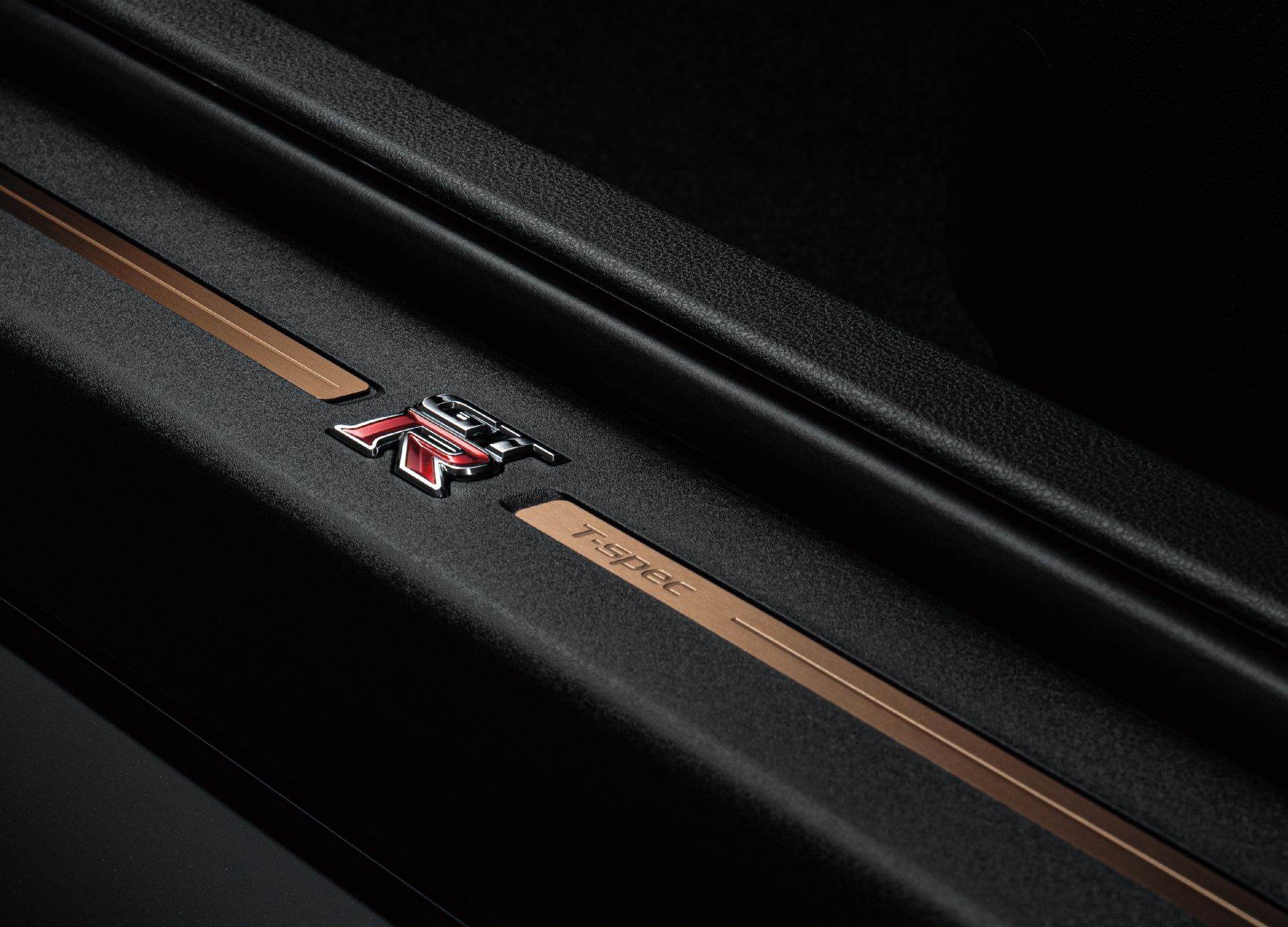 Download 2022 Nissan GT-R T-Spec Edition - Door Sill HD Wallpaper 1920x1382 #29