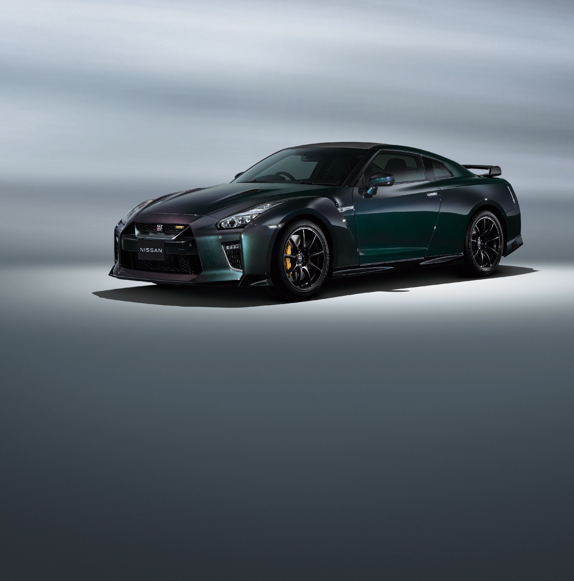 Download 2022 Nissan GT-R T-Spec Edition - Front Three-Quarter HD Phone Wallpaper 1897x1920 #10