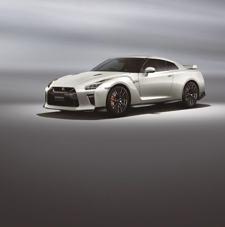 2022 Nissan GT-R T-Spec Edition - Front Three-Quarter Phone Wallpaper 850x860 #12