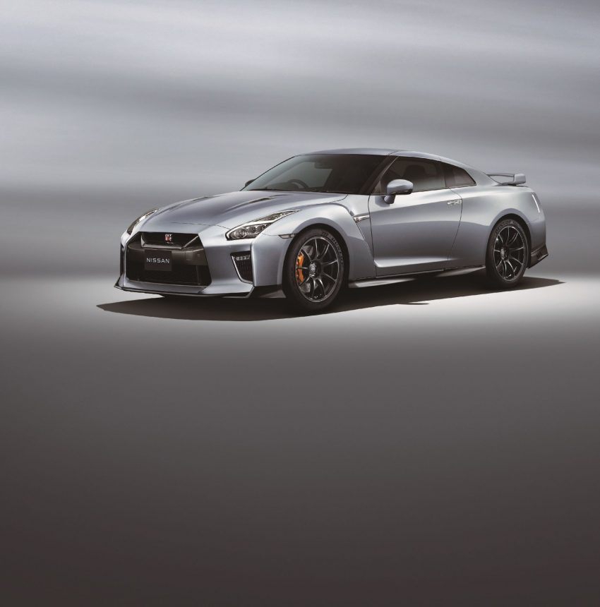 2022 Nissan GT-R T-Spec Edition - Front Three-Quarter Phone Wallpaper 850x860 #13