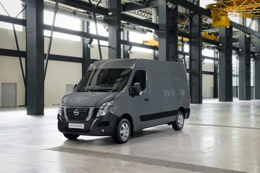 2022 Nissan Interstar - Front Three-Quarter Wallpaper 850x568 #1