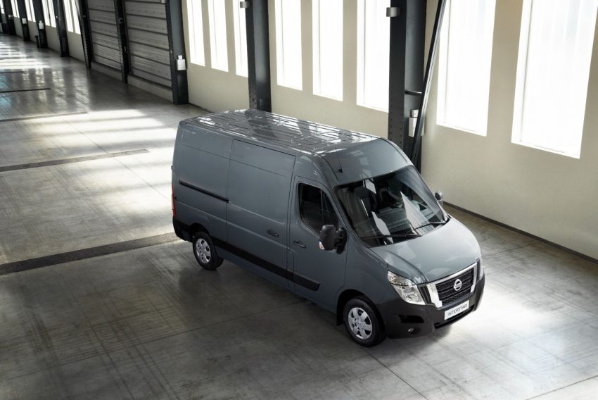 2022 Nissan Interstar - Front Three-Quarter Wallpaper 850x568 #2