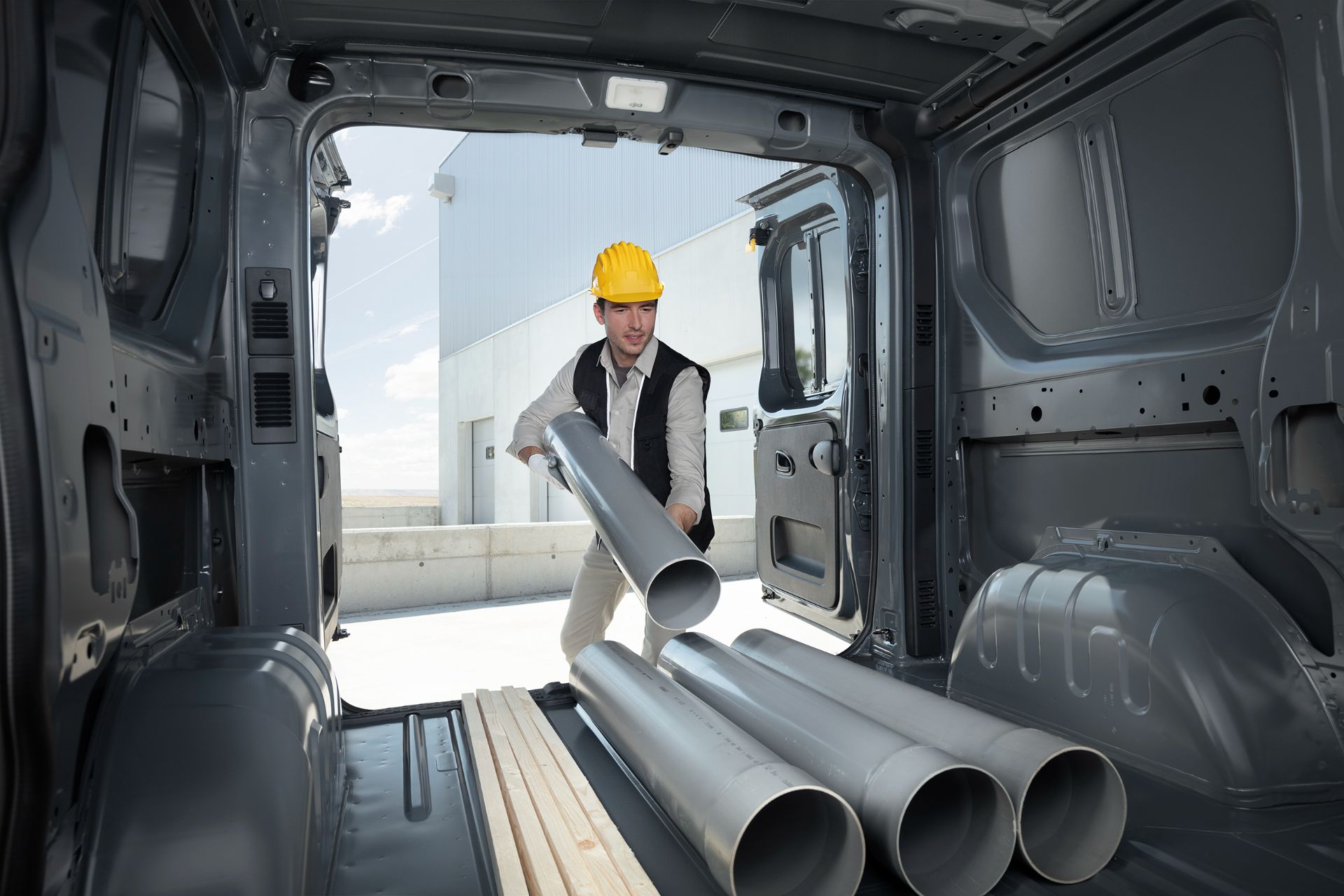 Download 2022 Nissan Primastar - Trunk HD Wallpaper 1920x1280 #16