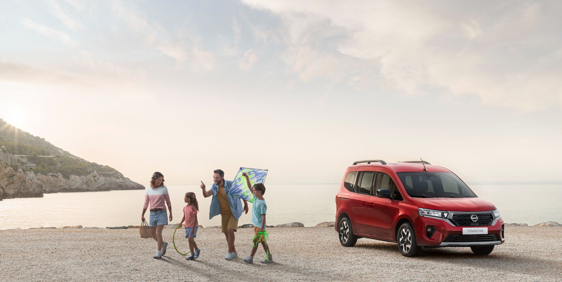 Download 2022 Nissan Townstar Combi - Front Three-Quarter HD Wallpaper 1920x964 #18