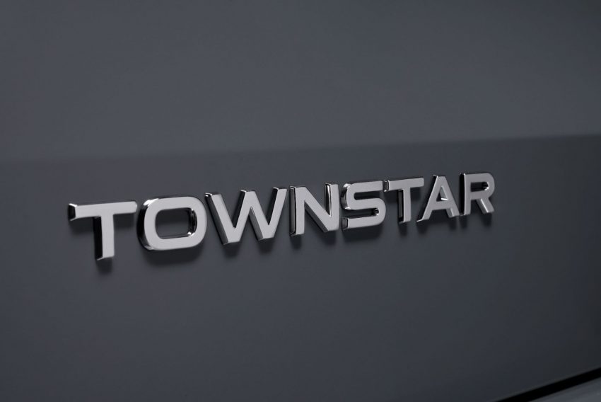 2022 Nissan Townstar Van - Badge Wallpaper 850x568 #35