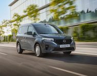 2022 Nissan Townstar Van - Front Three-Quarter Wallpaper 190x150