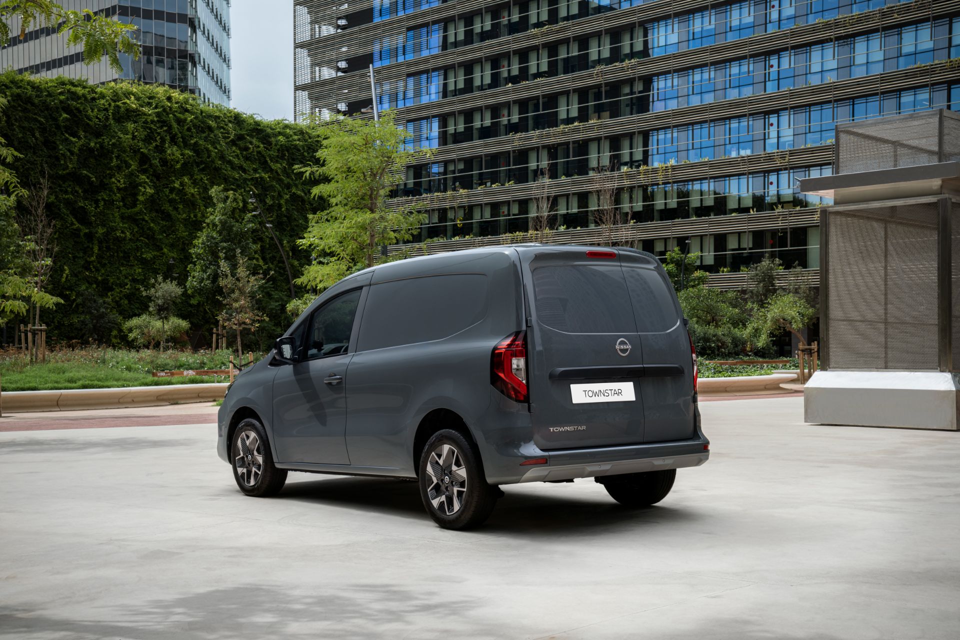 Download 2022 Nissan Townstar Van - Rear Three-Quarter HD Wallpaper 1920x1280 #29