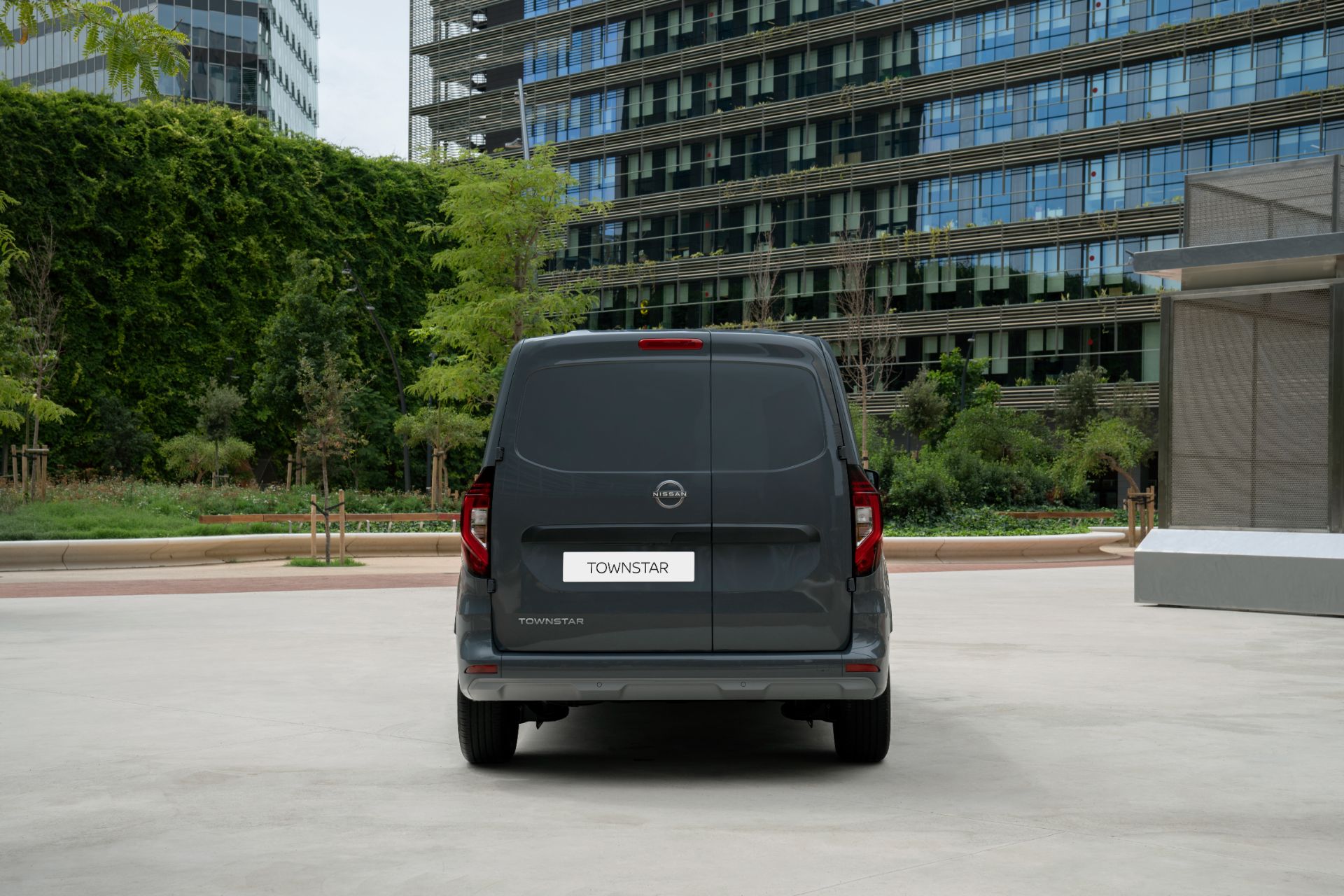 Download 2022 Nissan Townstar Van - Rear HD Wallpaper 1920x1280 #30