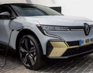 2022 Renault Megane E-Tech - Charging Wallpaper 190x150