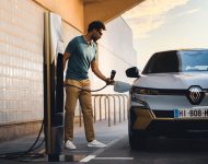2022 Renault Megane E-Tech - Charging Wallpaper 190x150