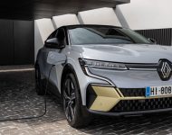 2022 Renault Megane E-Tech - Charging Wallpaper 190x150