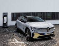 2022 Renault Megane E-Tech - Front Three-Quarter Wallpaper 190x150