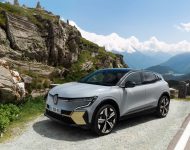 2022 Renault Megane E-Tech - Front Three-Quarter Wallpaper 190x150