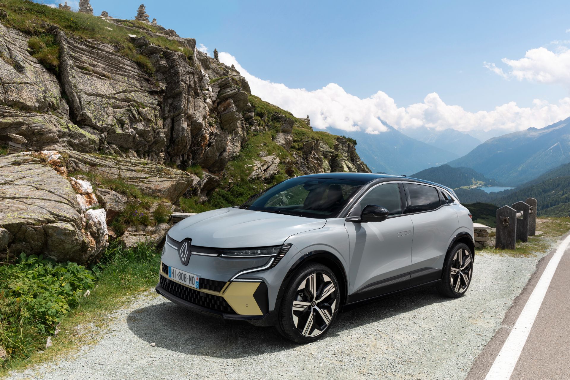 Download 2022 Renault Megane E-Tech - Front Three-Quarter HD Wallpaper 1920x1280 #6