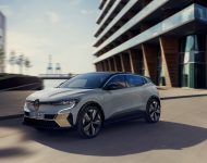 2022 Renault Megane E-Tech - Front Three-Quarter Wallpaper 190x150