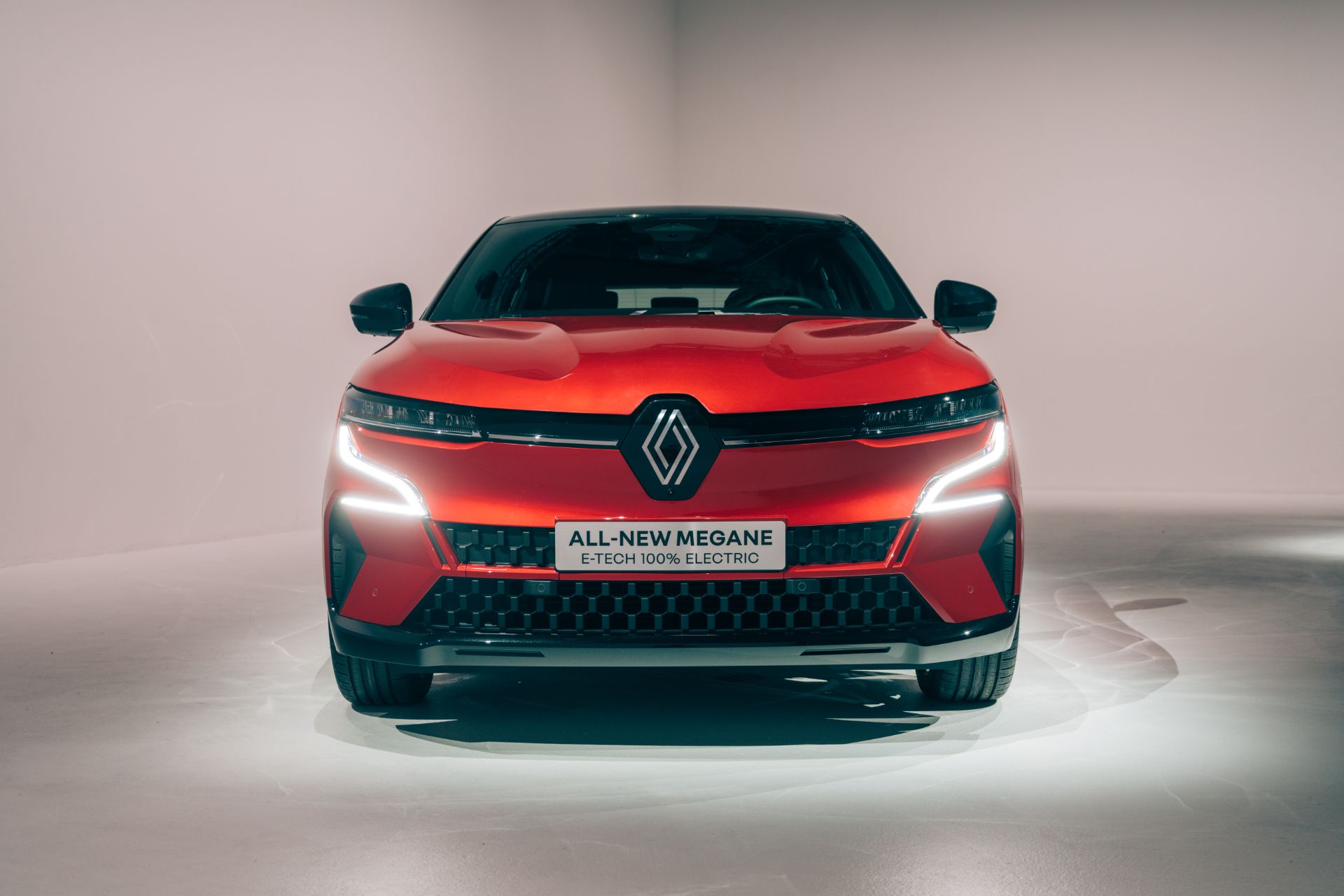 Download 2022 Renault Megane E-Tech - Front HD Wallpaper 1920x1280 #78